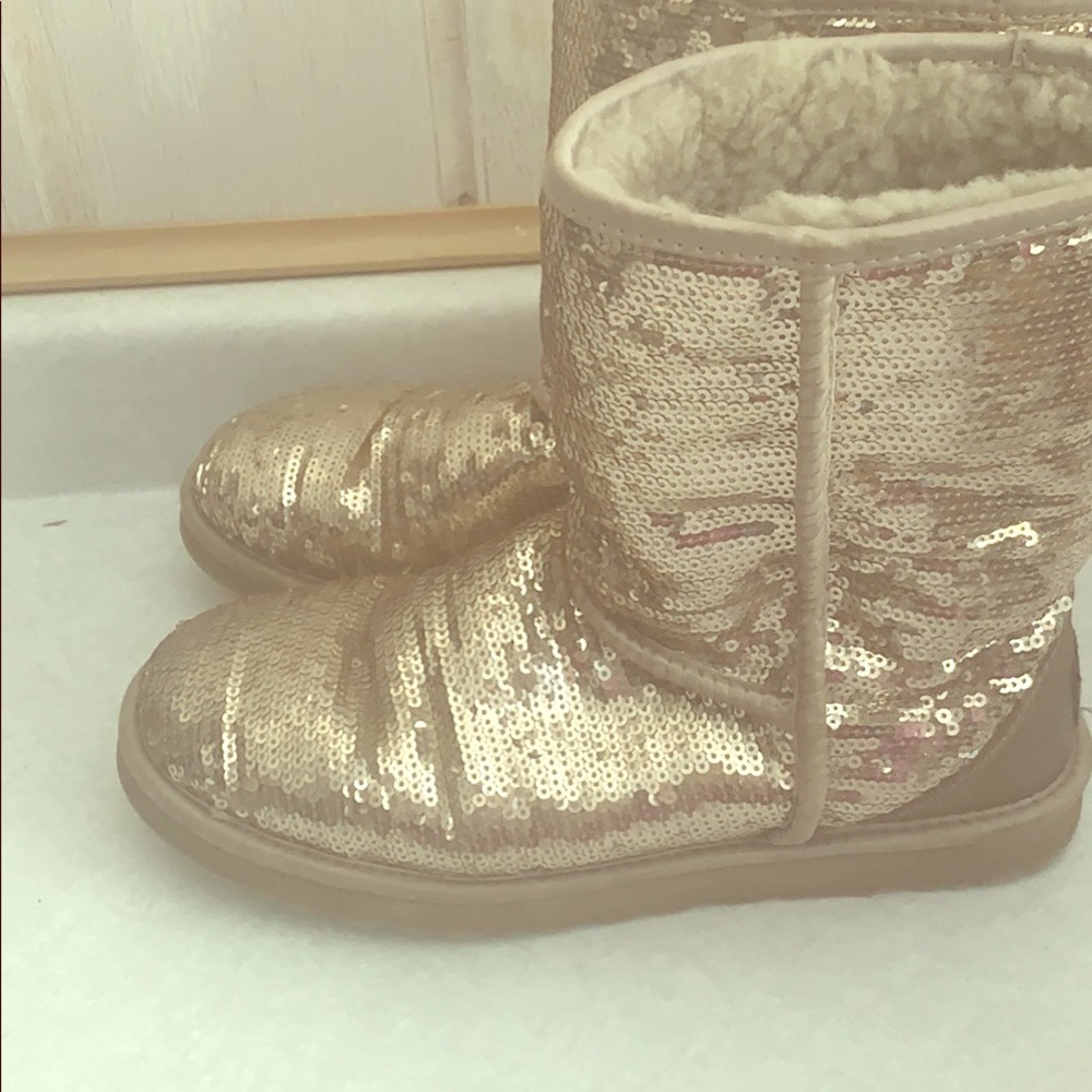 Sequin UGGS
